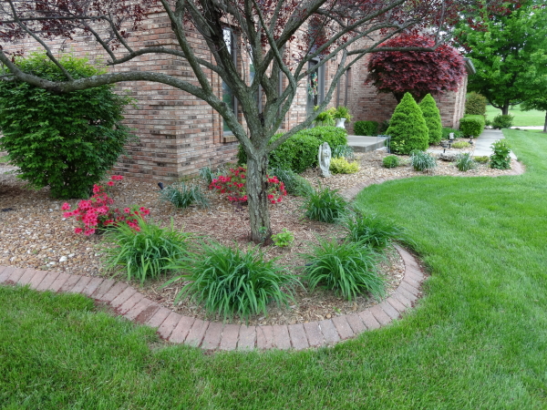 Landscape Bed Weed Control in Rock Landscaping